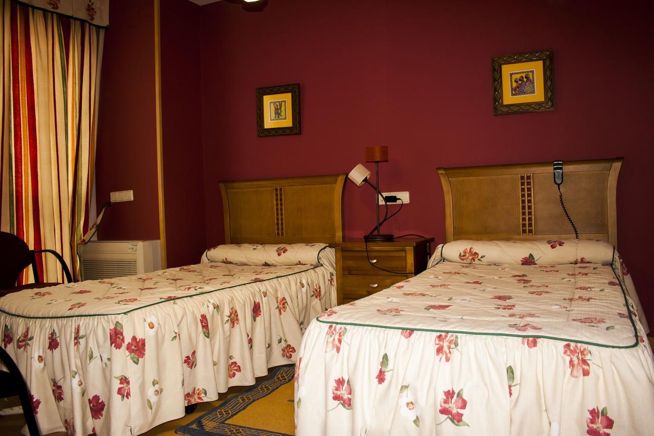 Hostal Arpa Ávila Ngoại thất bức ảnh